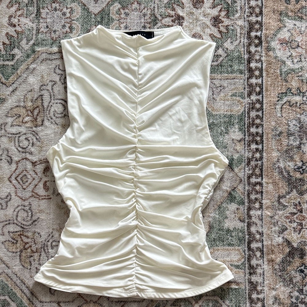 Chic Sleeveless Ruched Blouse in Cream